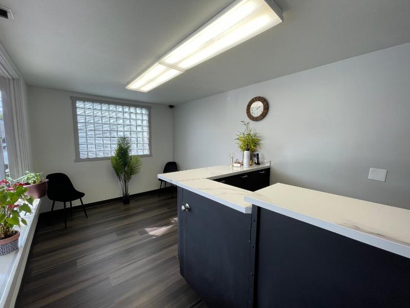 Holiday Motel - image 21