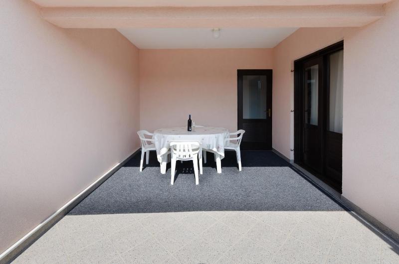 Apartments Slavica - image 18