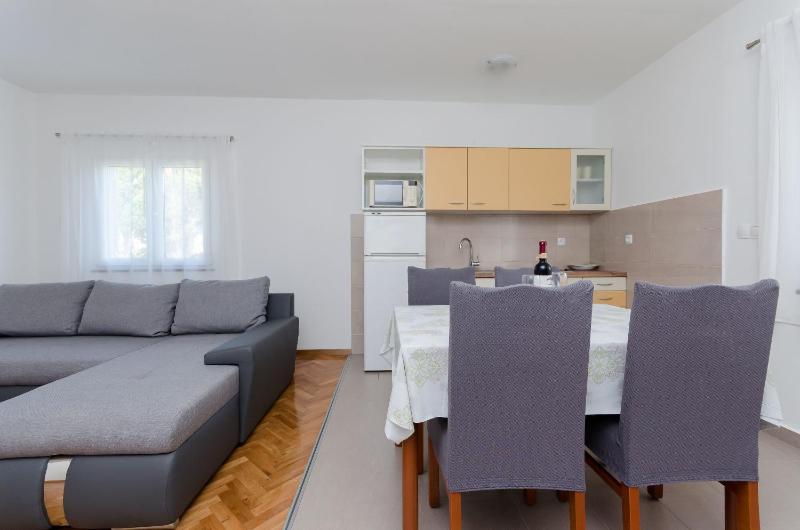 Apartments Slavica - image 9