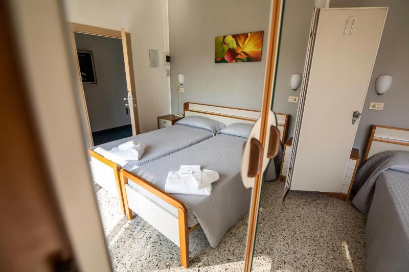 Hotel Ausonia B&B RiMiNi - image 12