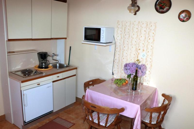 Studio Apartment image 2