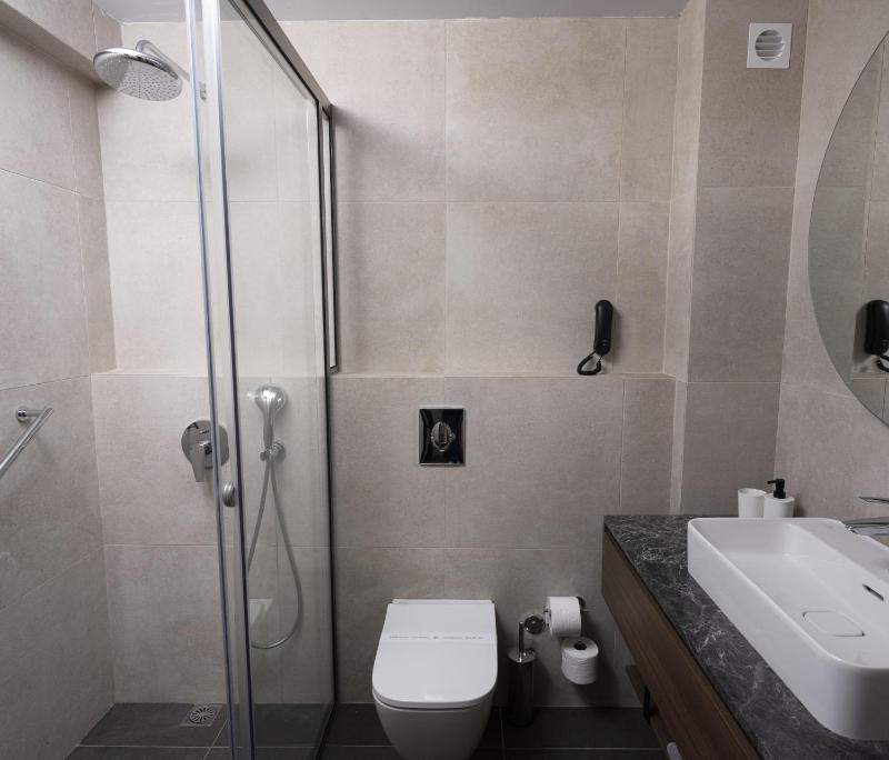 Double or Twin Room with Side Sea View image 1