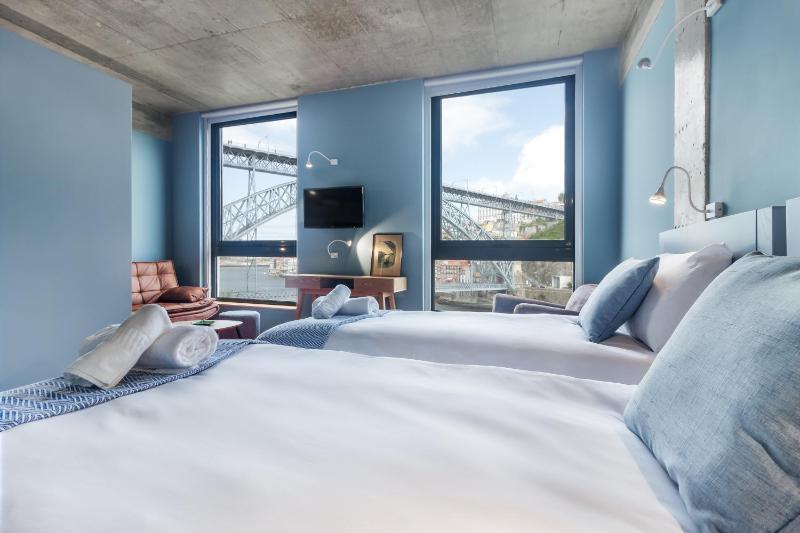Bridge It - Suites & Views - image 40