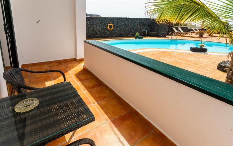 Double or Twin Room with Pool View image 3