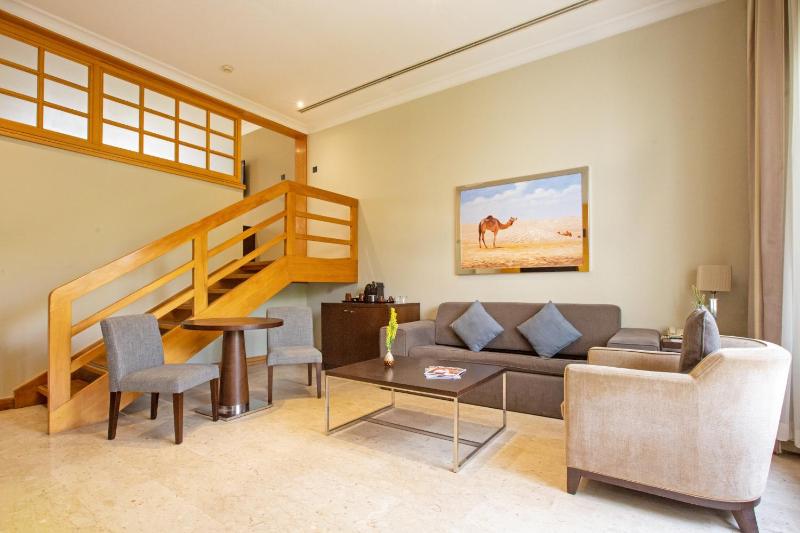 Executive Suite image 4