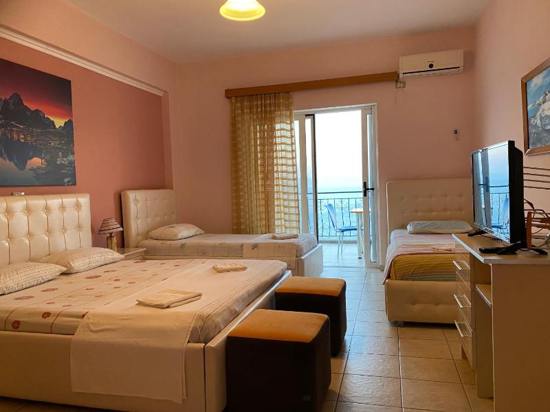 Family Room with Sea View image 3