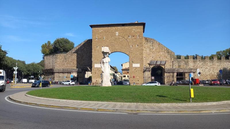 Castiglione Apartment near the center - image 6