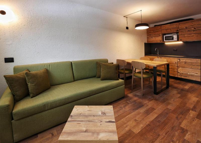 One-Bedroom Apartment image 3