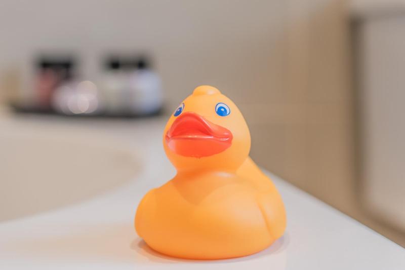 Standard King Room image 2