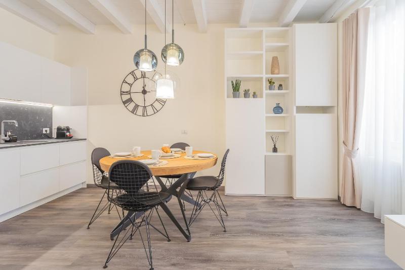 Modern Stylish Apartment in Como City - image 16
