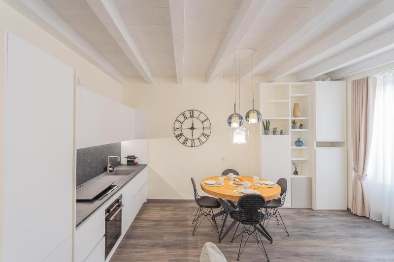 Modern Stylish Apartment in Como City - image 11
