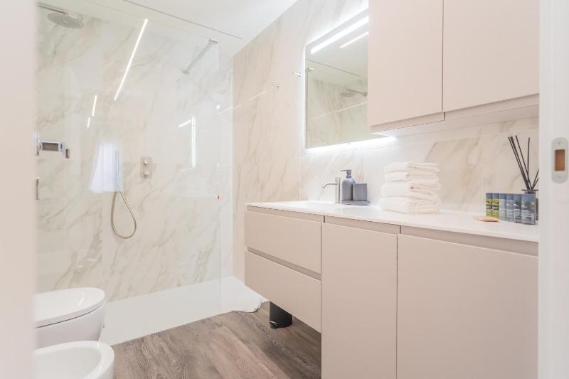 Modern Stylish Apartment in Como City - image 2