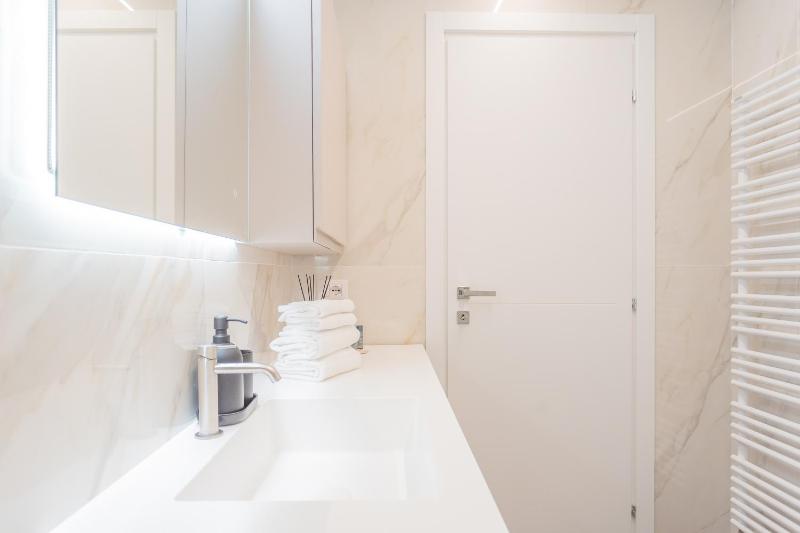 Modern Stylish Apartment in Como City - image 3