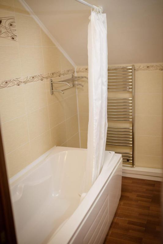 Double Room with Extra Bed image 3