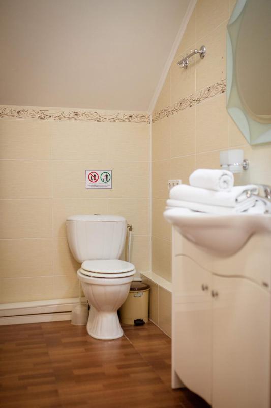 Double Room with Extra Bed image 4