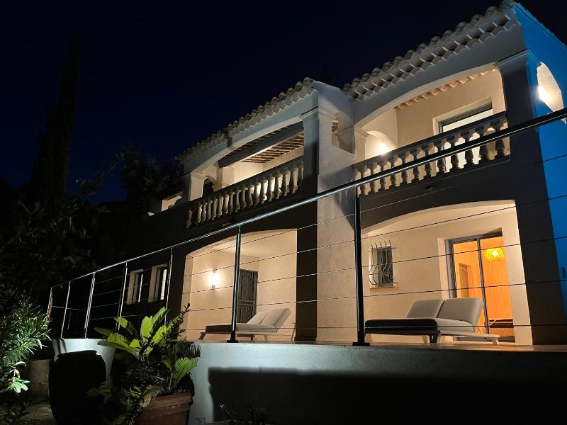 Villa provençale Magnifique vue Golfe de St Tropez - image 35