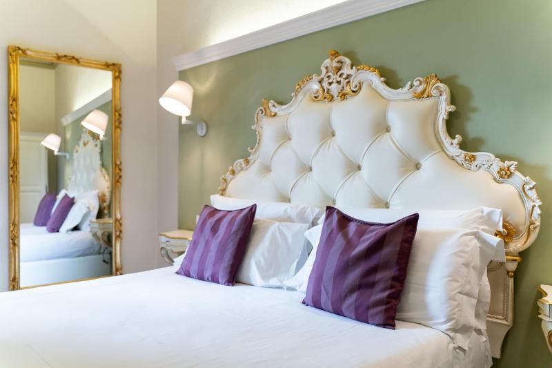 Superior Double Room image 4