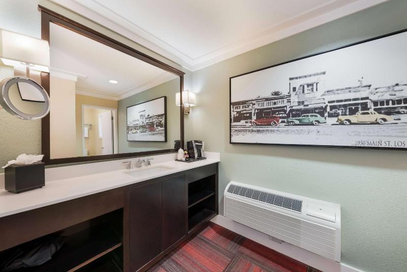 Executive King Room image 2