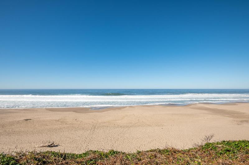 Sailor Jack Oceanfront Motel - image 18