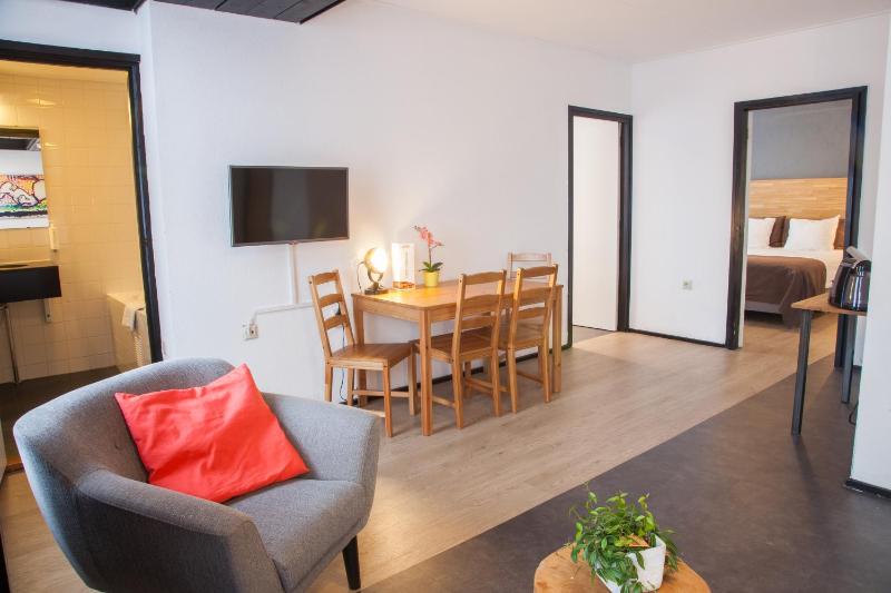 Family Room image 4