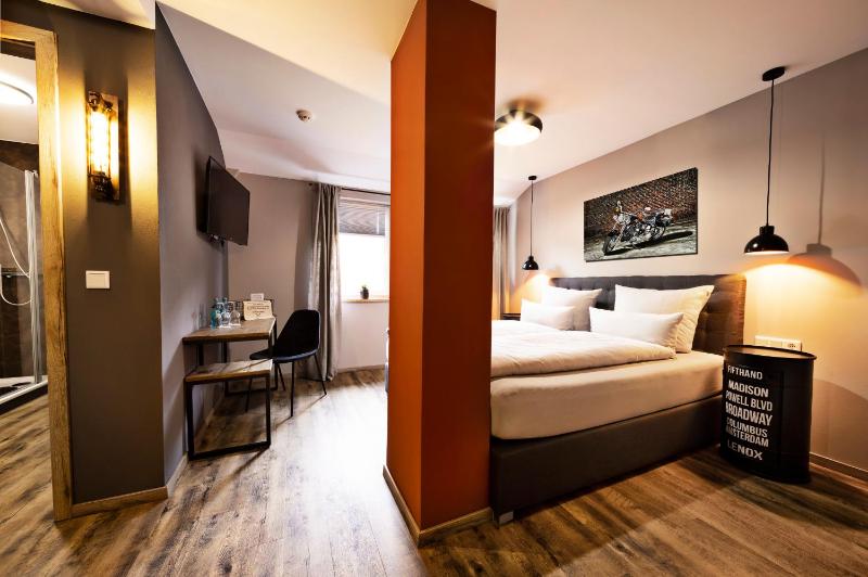 Deluxe Double Room image 1