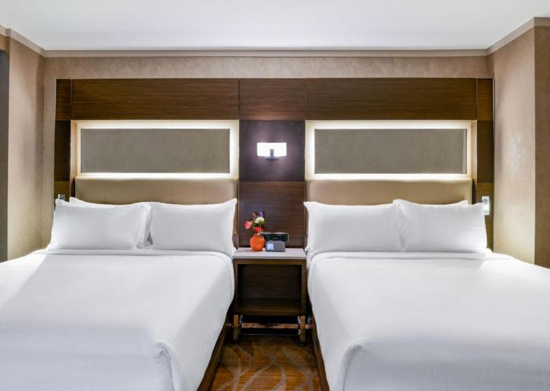 Executive Double Room with Two Double Beds image 3