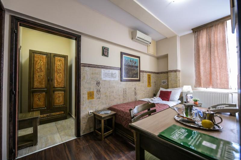 Single Room image 2