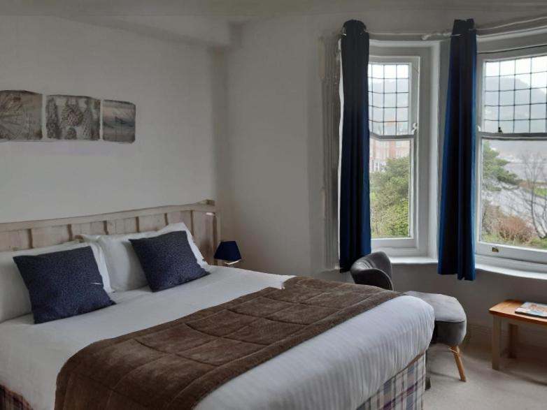 Deluxe Double Room image 2