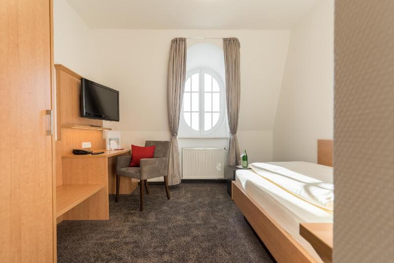 Superior Single Room image 3