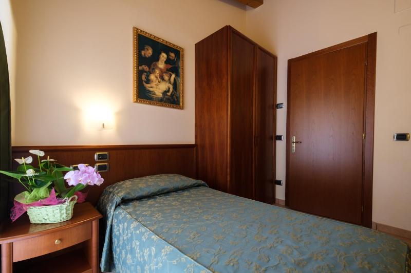 Superior Single Room image 4