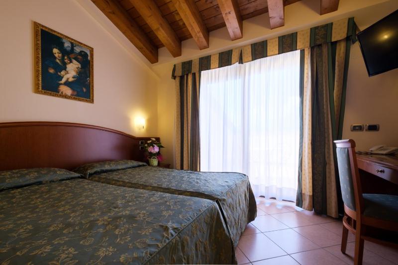 Superior Double or Twin Room with Lake View image 1