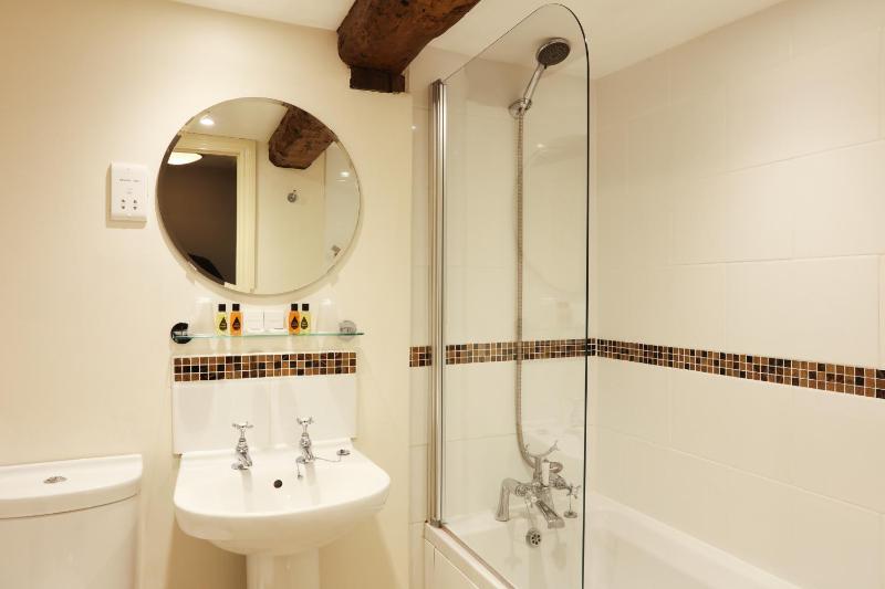 Double Room with Private Bathroom image 2