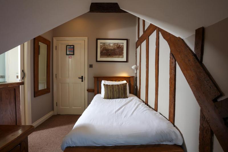 Single Room image 3
