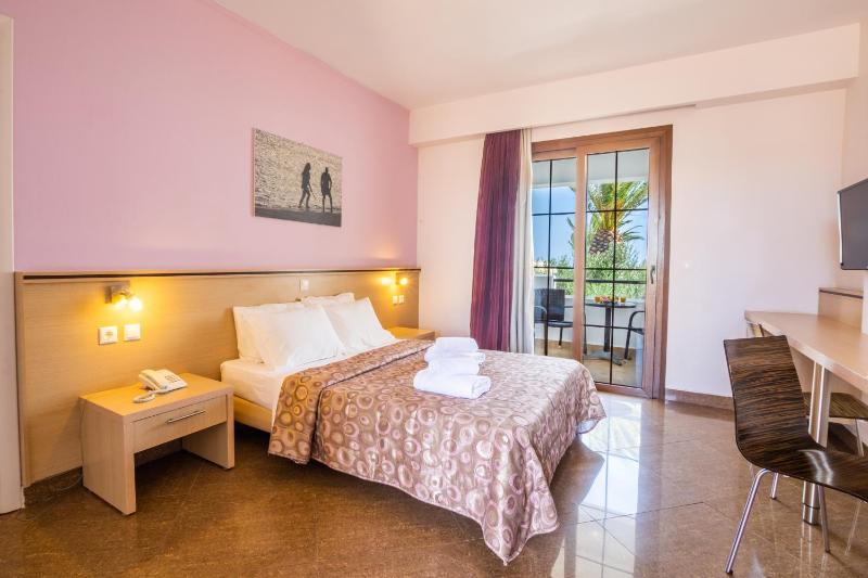 Standard Room with Mountain Or Garden View image 1