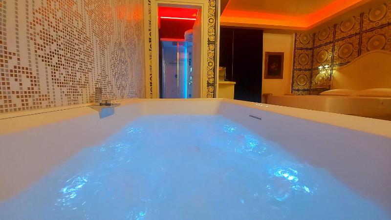 Leucosya Luxury Rooms - image 23