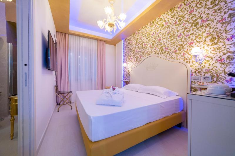Leucosya Luxury Rooms - image 12
