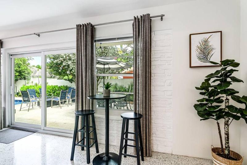 *Victoria Park Pool Home- close to beach/Las Olas* - image 16