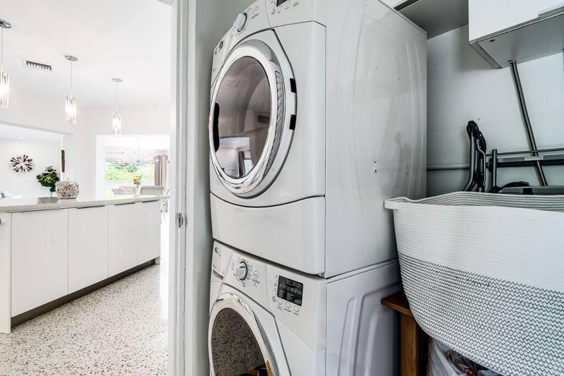 *Victoria Park Pool Home- close to beach/Las Olas* - image 18