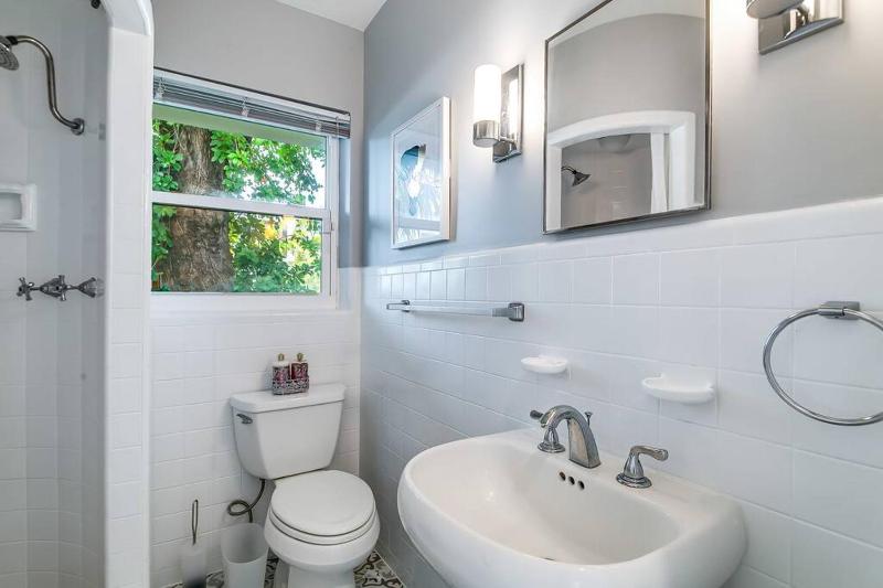 *Victoria Park Pool Home- close to beach/Las Olas* - image 11