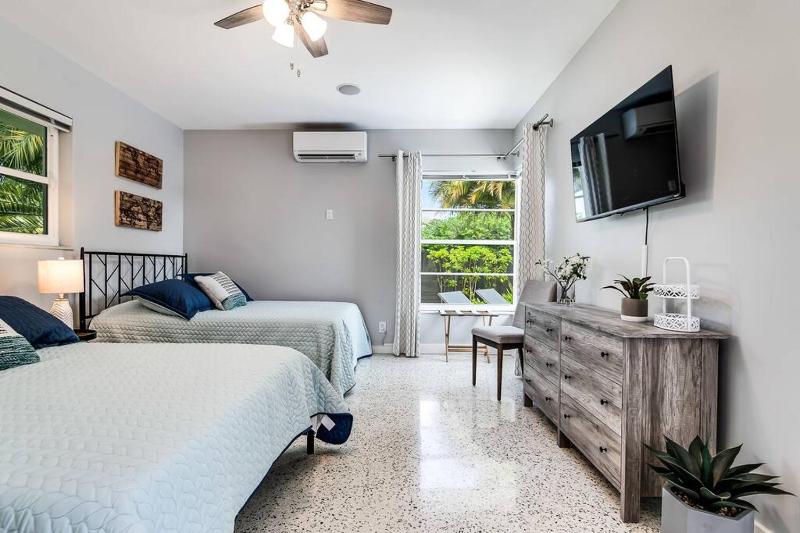 *Victoria Park Pool Home- close to beach/Las Olas* - image 2