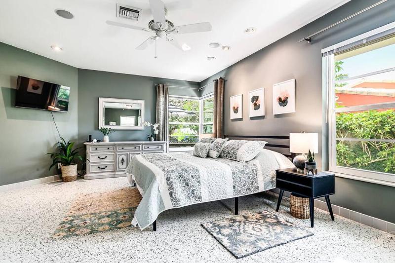 *Victoria Park Pool Home- close to beach/Las Olas* - image 14