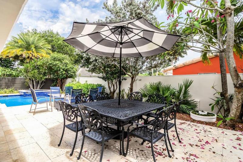 *Victoria Park Pool Home- close to beach/Las Olas* - image 4