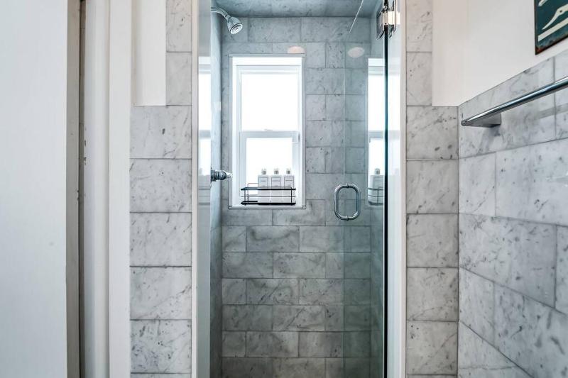 *Victoria Park Pool Home- close to beach/Las Olas* - image 13