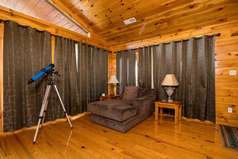 Eagles Haven Lodge 5 bed 4 bath great for groups game room hot tub Wi-Fi grills easy roads - image 26
