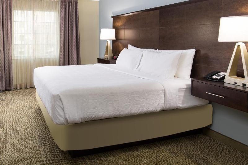 One-Bedroom King Suite image 3