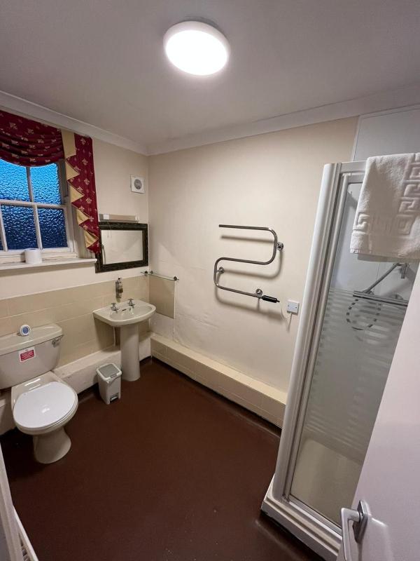 Twin Room image 2