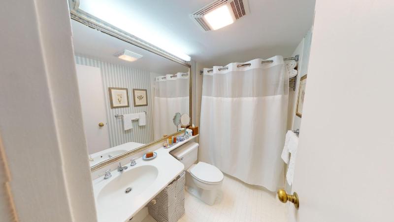 Queen Room image 1