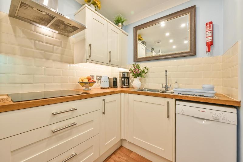 Muntham Luxury Holiday Apartments - image 24