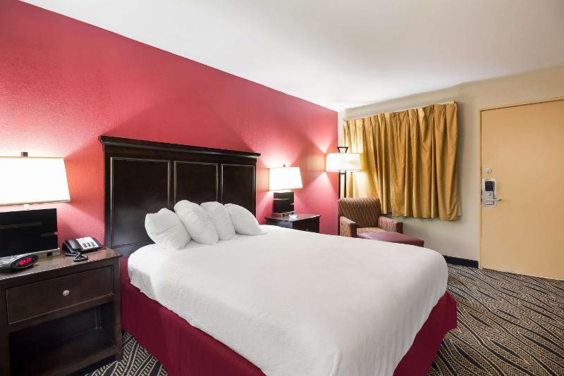 Double Room - Non-Smoking  image 2