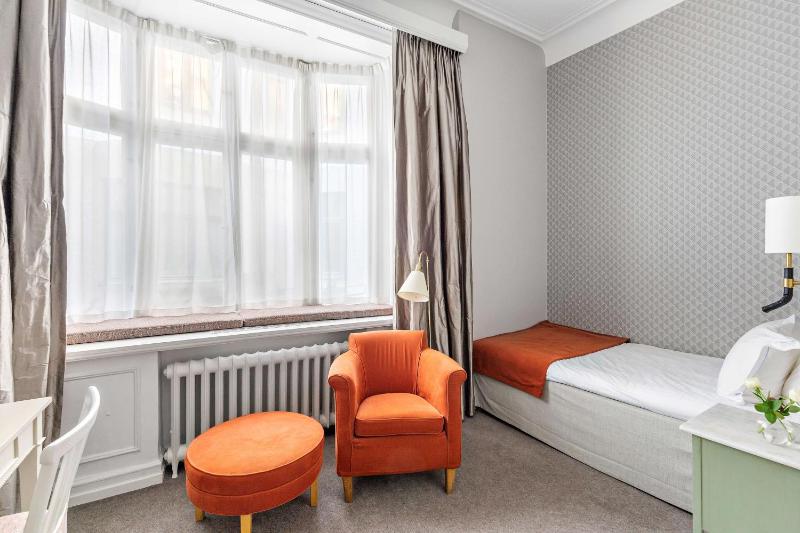 Standard Single Room image 4
